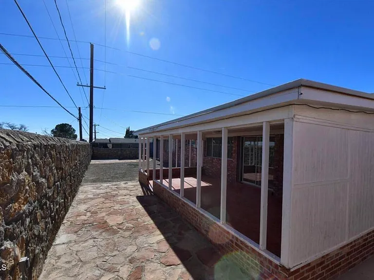 4700 Louisiana St — Photo 36