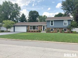 325 Palm St, Canton, IL 61520