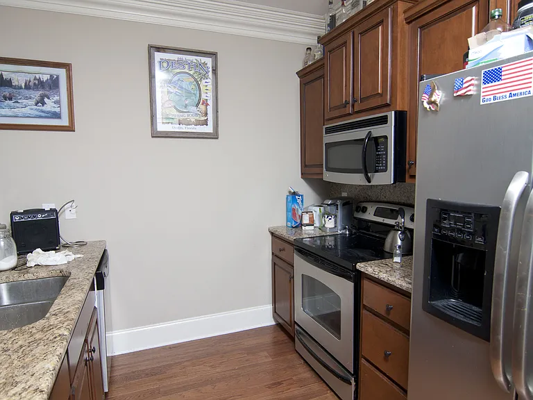 159 Falls Grove Dr — Photo 3