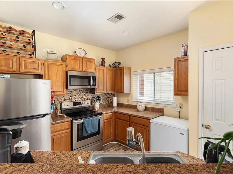 664 Gateway Dr SE #302 — Photo 11