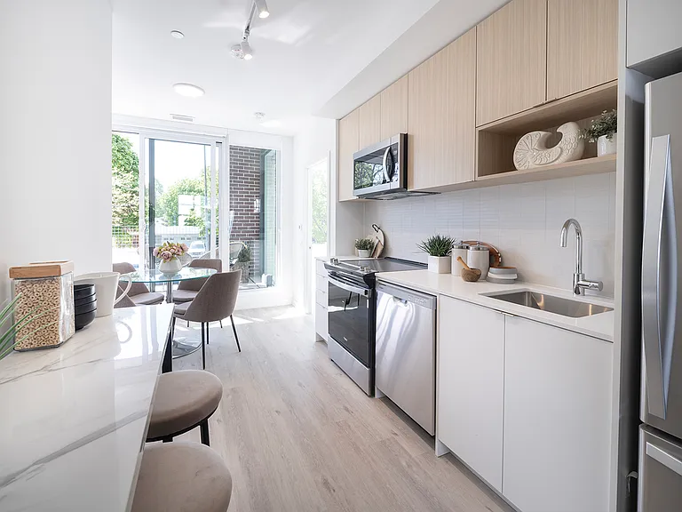 4365 Bloor St W — Photo 19