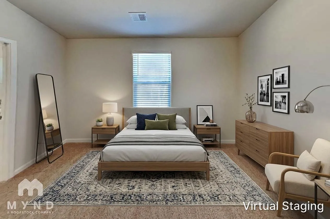 4 bed, 2.5 bath, 1800 sqft, $1,820 — Photo 3