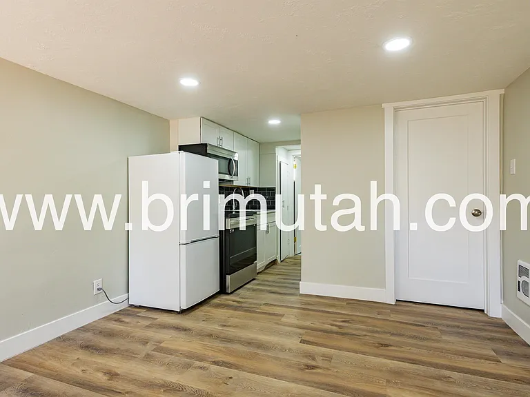 753 E Princeton Ave — Photo 11
