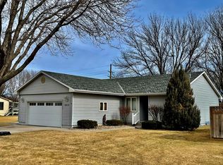 2715 Wagon Rd, Grand Island, NE 68801