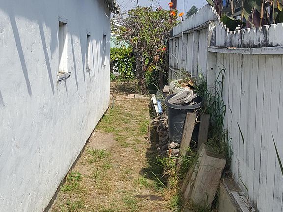3rd image of San Fernando Ave
