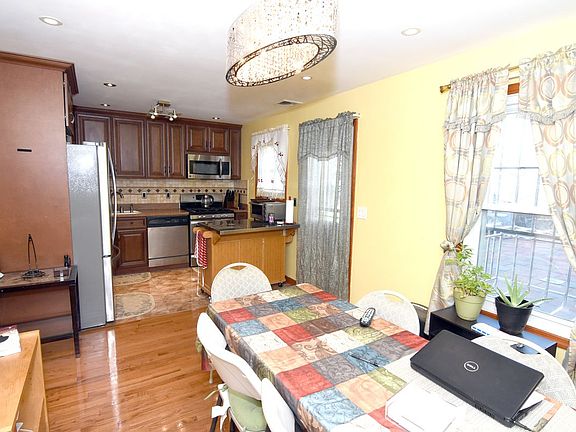 4th image of 3625 Mermaid Ave
