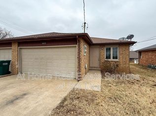 3055 W Morningside Ct, Springfield, MO 65807