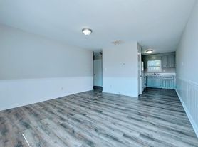 4137 Sunset Ave