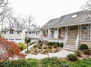 693 Weaver St, Larchmont, NY 10538