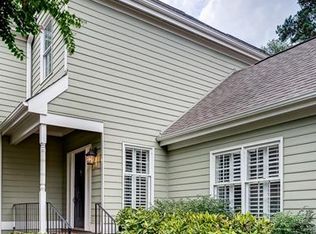 31 Vernon Glen Ct, Sandy Springs, GA 30338