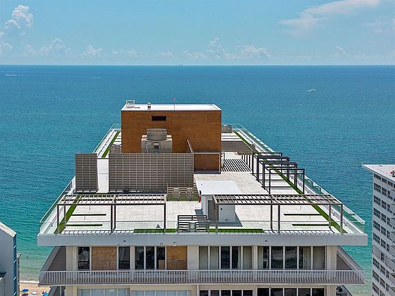 2nd image of 4020 Galt Ocean Dr #B