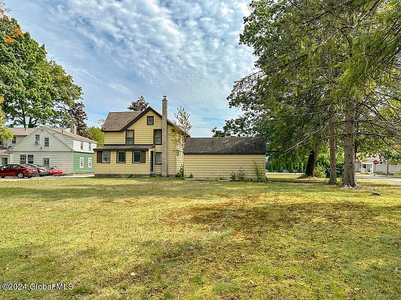 2nd image of 76 Cortland Street