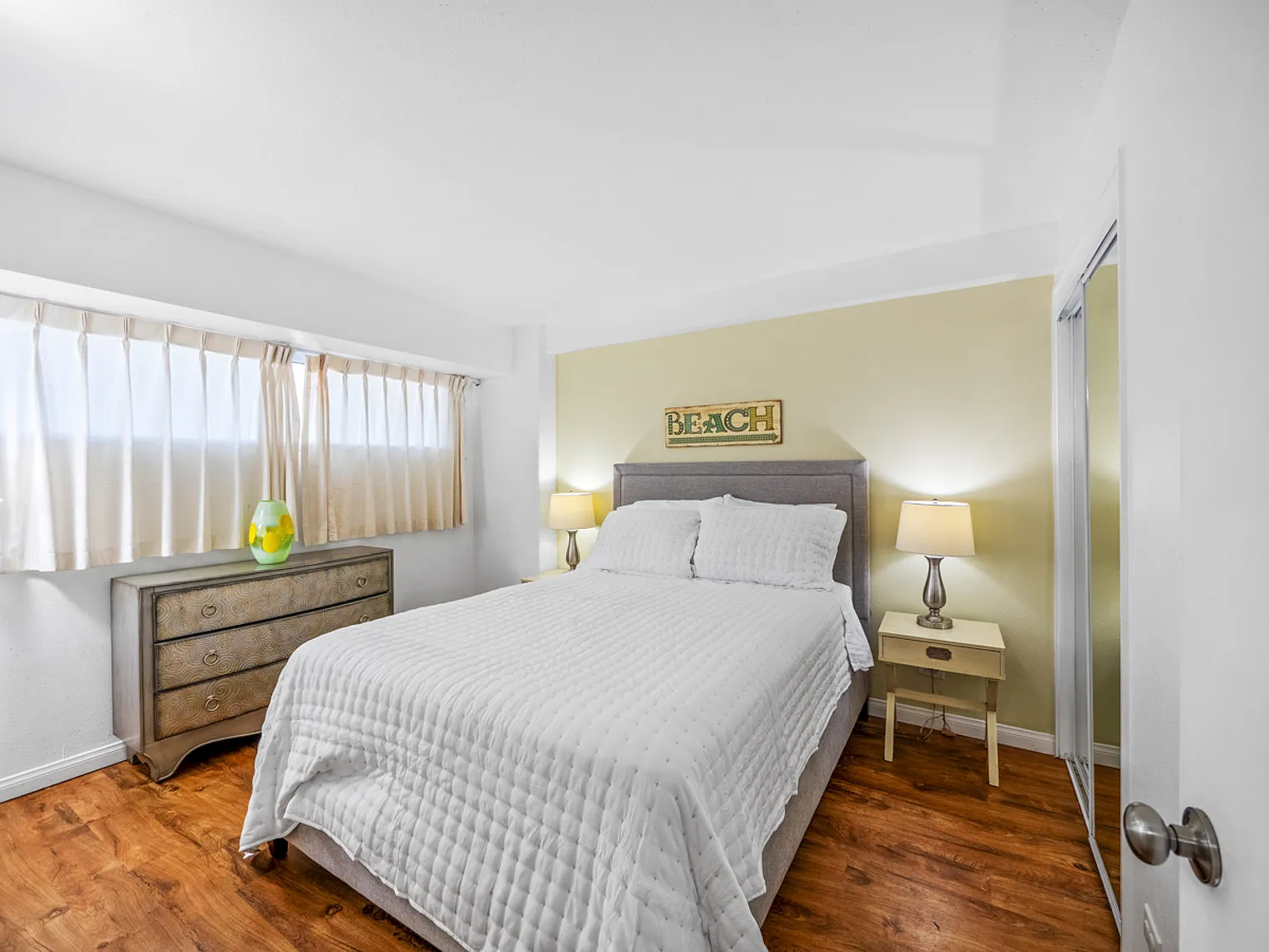 1 bed, 1.0 bath, 484 sqft, $4,291 — Photo 3