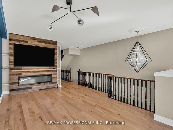 3rd image of 74 Dryden Way