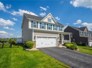 250 Regency Dr, Eighty Four, PA 15330
