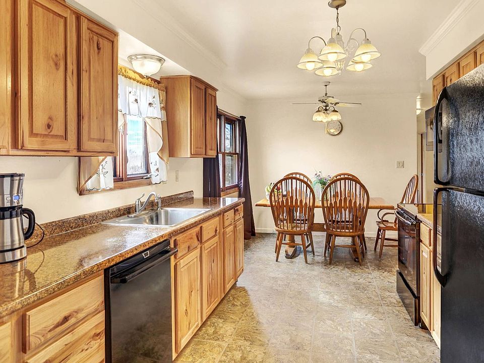 1st image of 21 Wetzel Dr