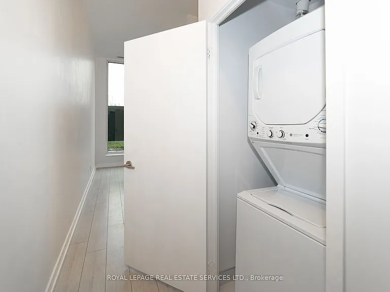 500 Dupont St #201 — Photo 12