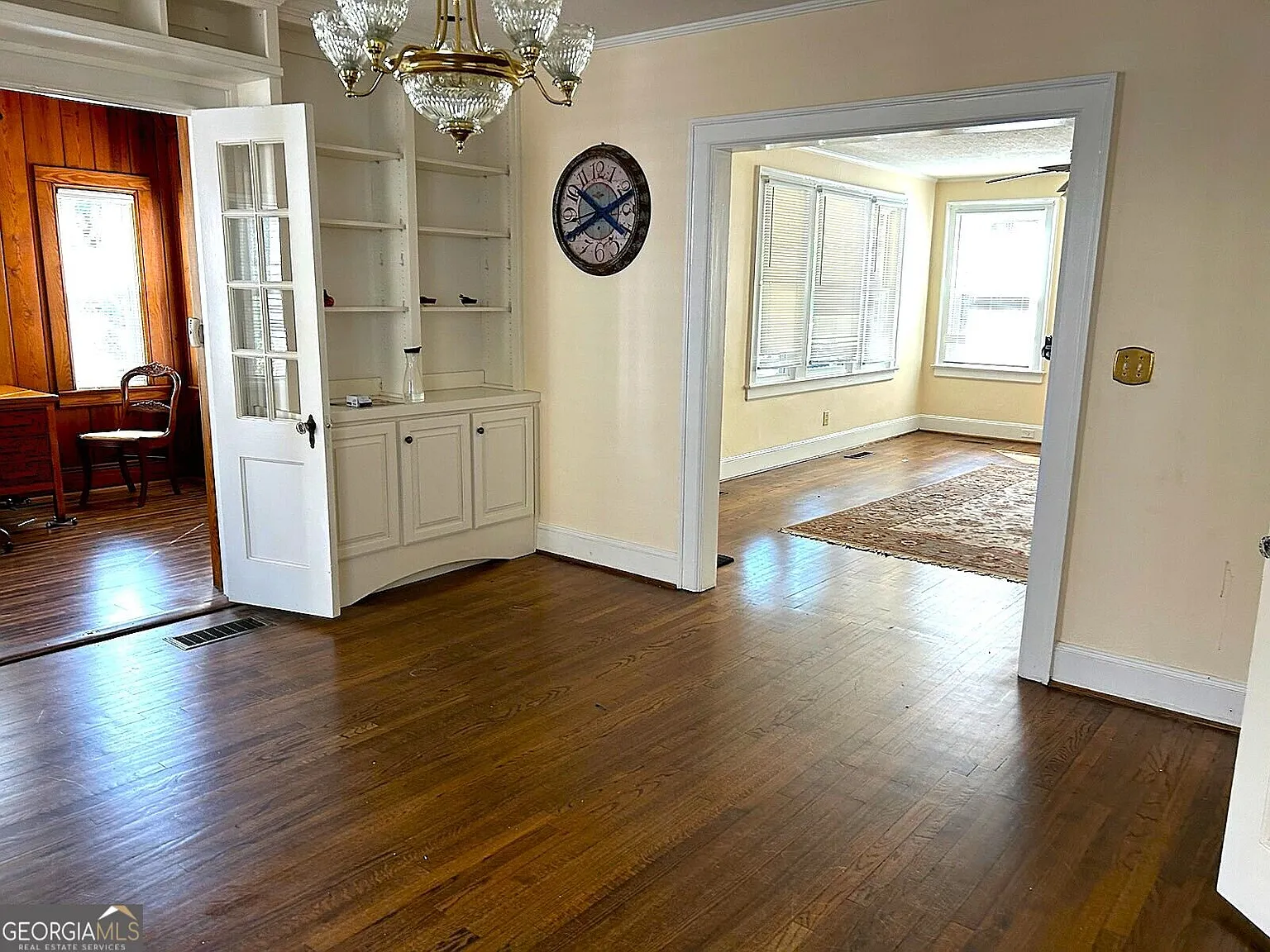 3 bed, 1.0 bath, 1840 sqft, $2,000 — Photo 2