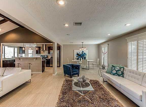 2nd image of 6535 La Cadena Dr