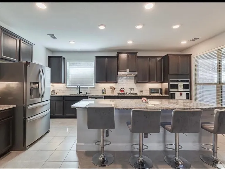 7217 Willow Thorne Dr — Photo 2