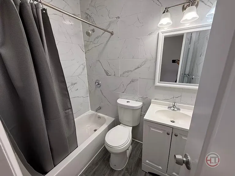 780 Morris Park Ave #2R — Photo 3