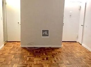 240 E 46th St APT 1B, New York, NY 10017
