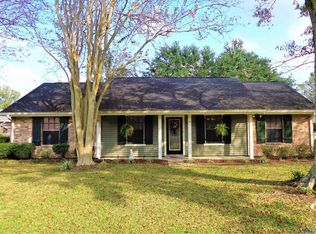 101 Honeysuckle Dr, Schriever, LA 70395
