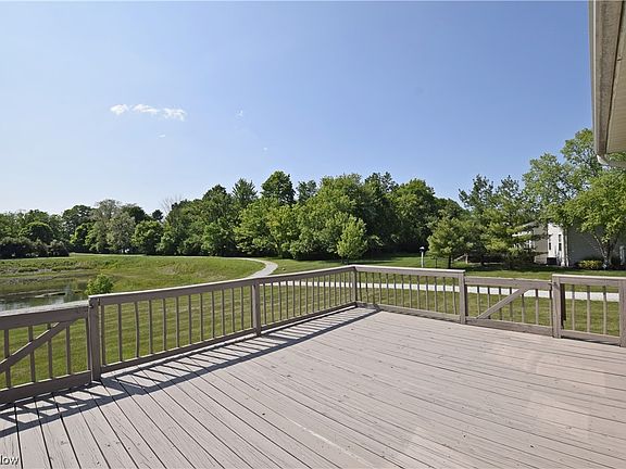 3rd image of 167 Cobblestone Ct