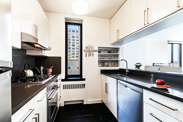 Rented by Halstead Real Estate | media 39