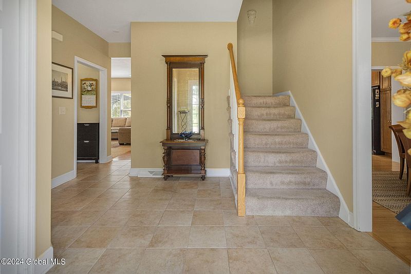 3rd image of 27 Stablegate Drive