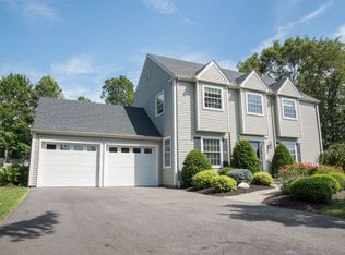 5 Crestview Dr, Brookfield, CT 06804