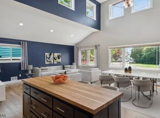 1030 Helene Pl, Raritan, NJ 08869