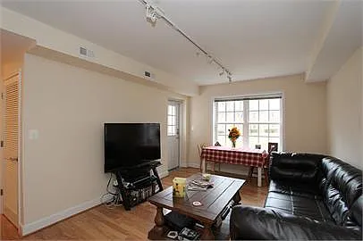231 North Thomas Street #104C (VA) — Photo 4