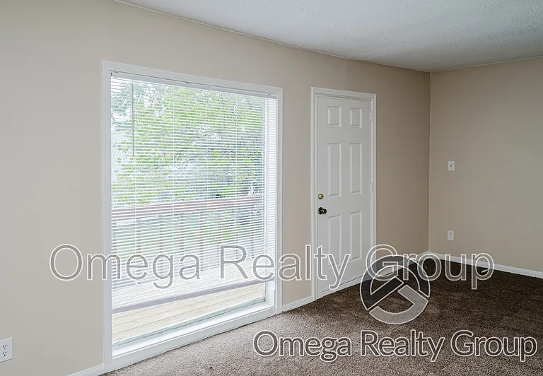Camelot Apartments — Photo 29
