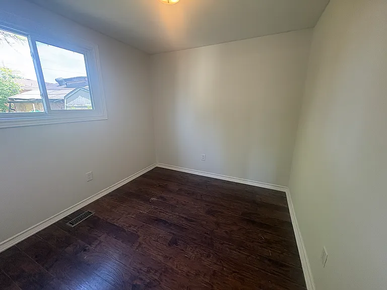 427 Talbot St #BACK — Photo 5