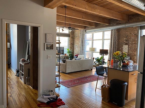 5th image of 2201 W Wabansia Ave APT 1