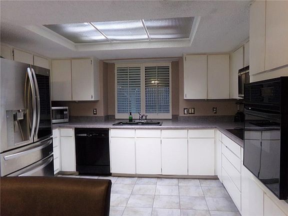 3rd image of 3736 Dawn Dr