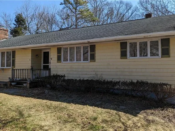 61 Leger Ln, Tiverton, RI 02878