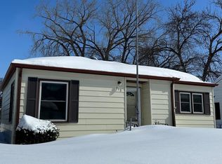 712 16th St N, Moorhead, MN 56560