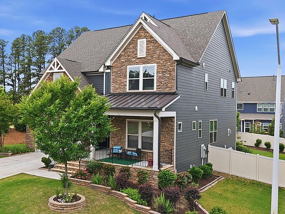 2nd image of 220 Leyton Ln