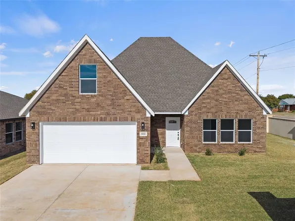 800 Chateau Ct, Kingfisher, OK 73750