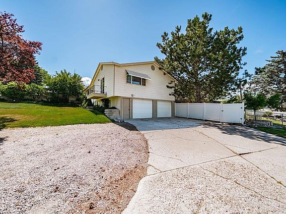 3rd image of 1934 S Fairway Dr