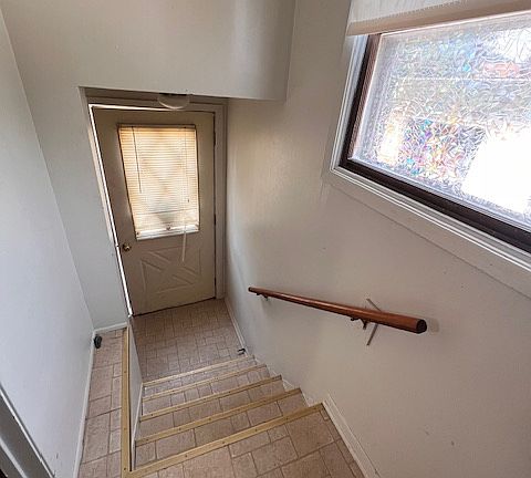 5th image of 430 Wisconsin Ave APT 2