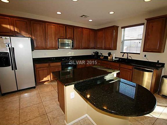4th image of 8020 Pink Desert St
