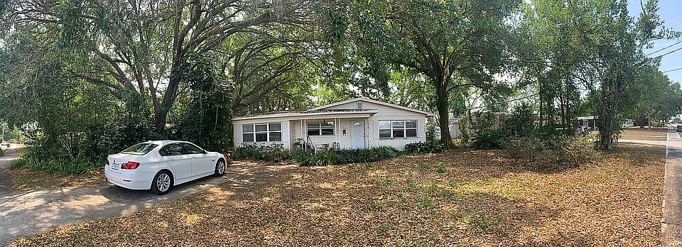 2nd image of 706 Avenue K SE