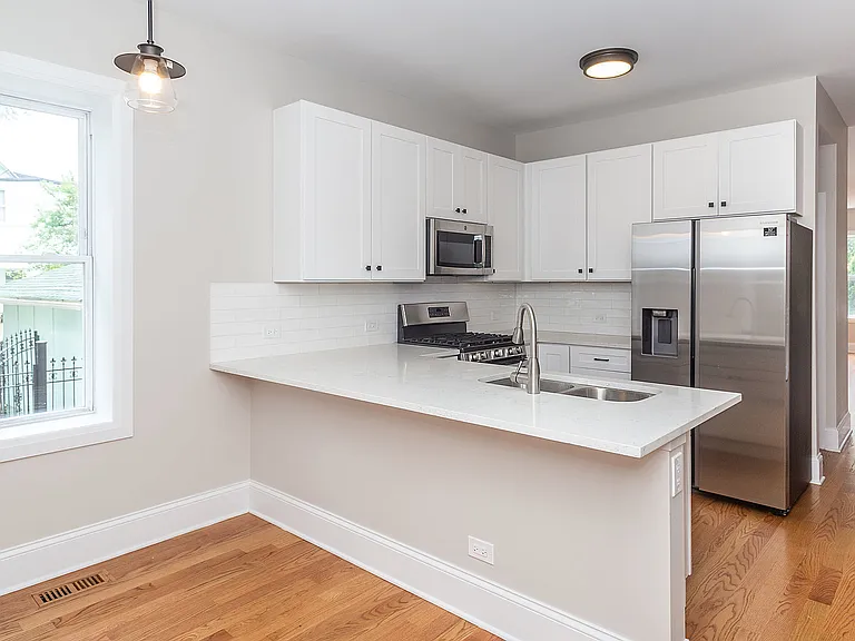 1840 N Saint Louis Ave #1 — Photo 7