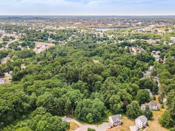 251 Sladen St, Dracut, MA 01826