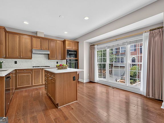5th image of 1735 Peachtree St NE Unit 619