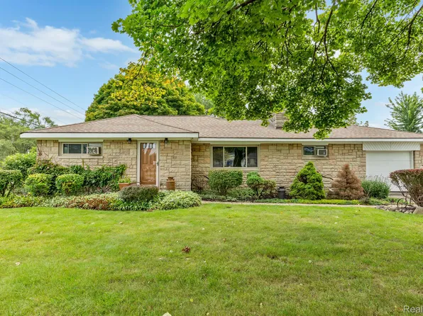 5009 Linden Rd, Swartz Creek, MI 48473