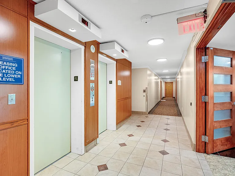 Middlebrooke Apartments — Photo 20